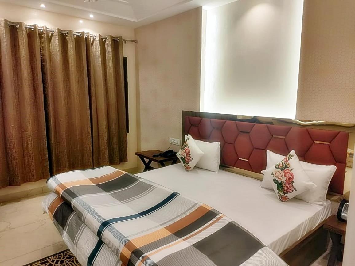 Hotel Luxuria Ludhiana Exterior photo