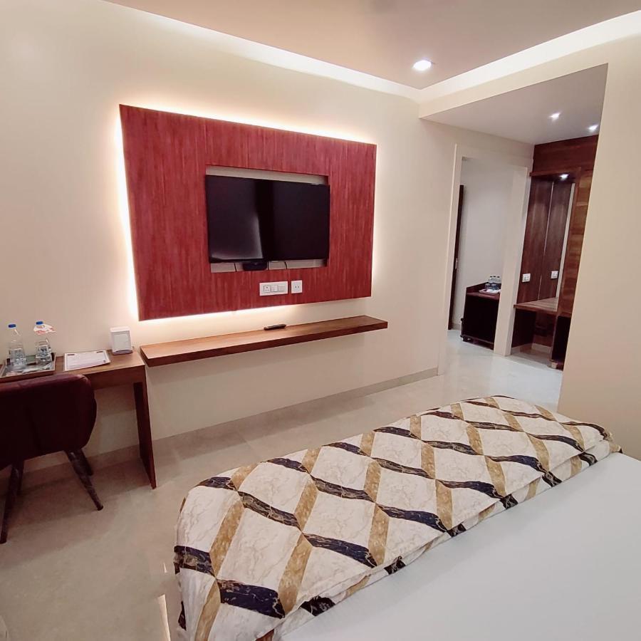 Hotel Luxuria Ludhiana Exterior photo