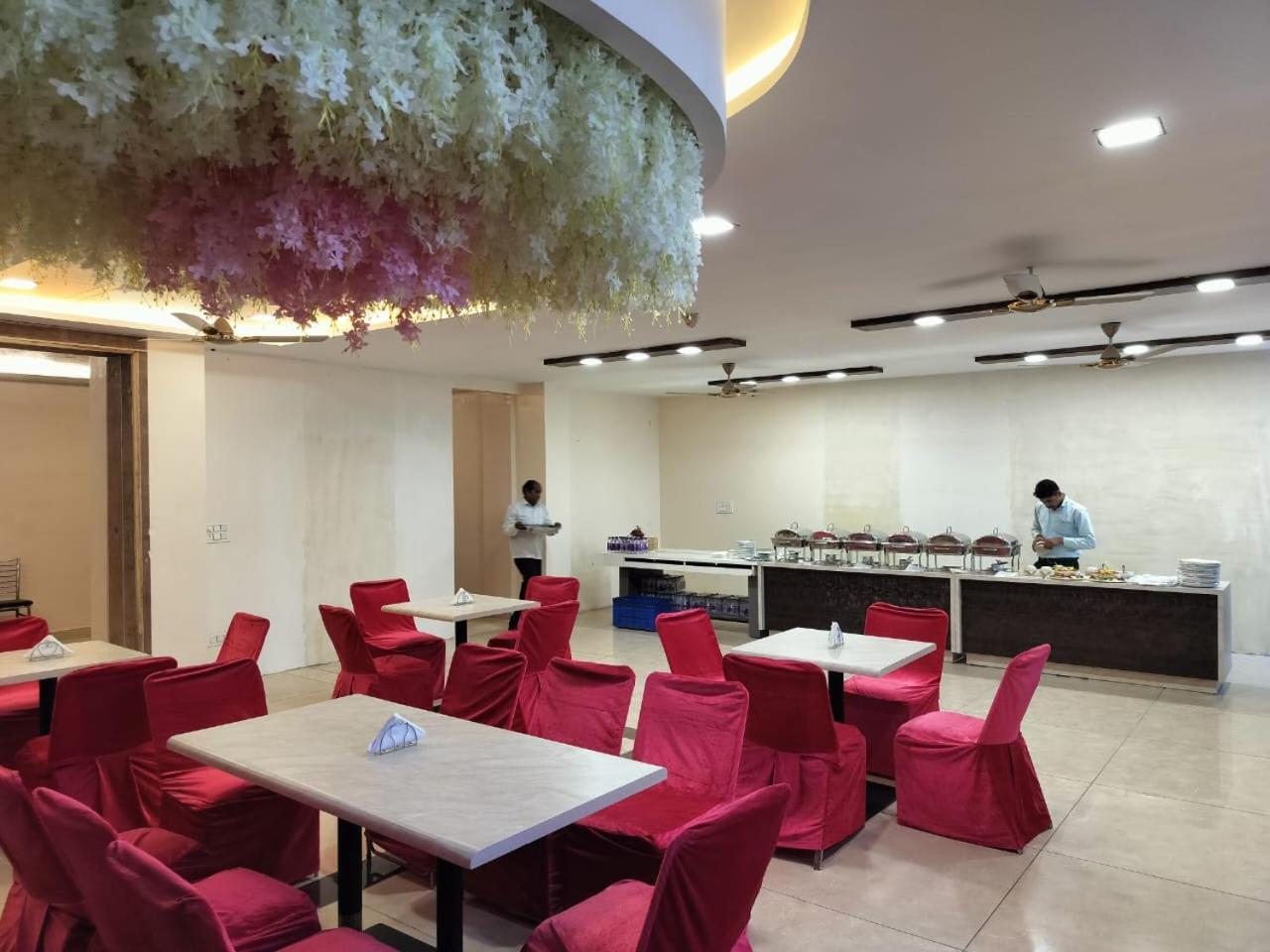 Hotel Luxuria Ludhiana Exterior photo