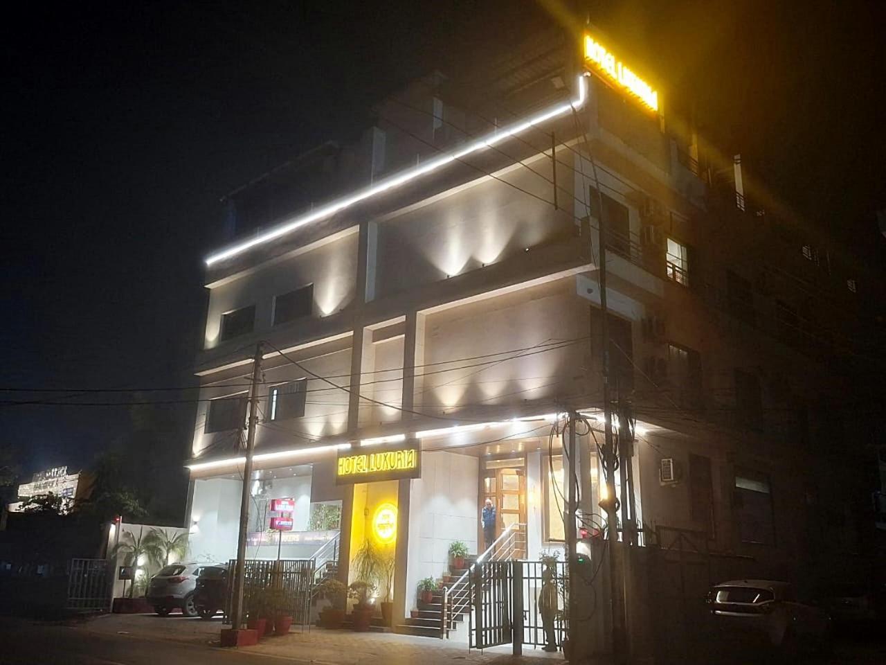 Hotel Luxuria Ludhiana Exterior photo
